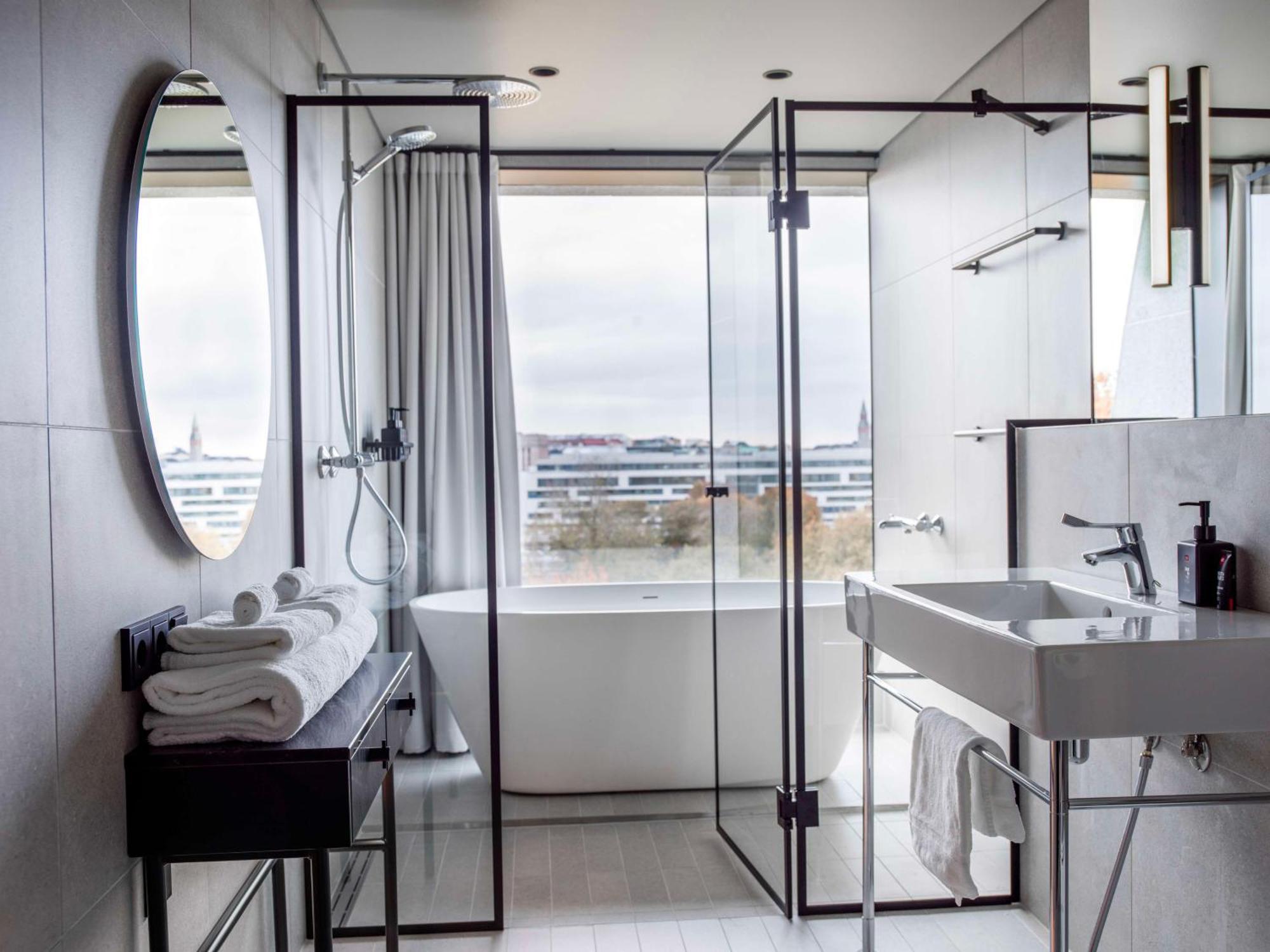 Hotel Radisson Red 4*