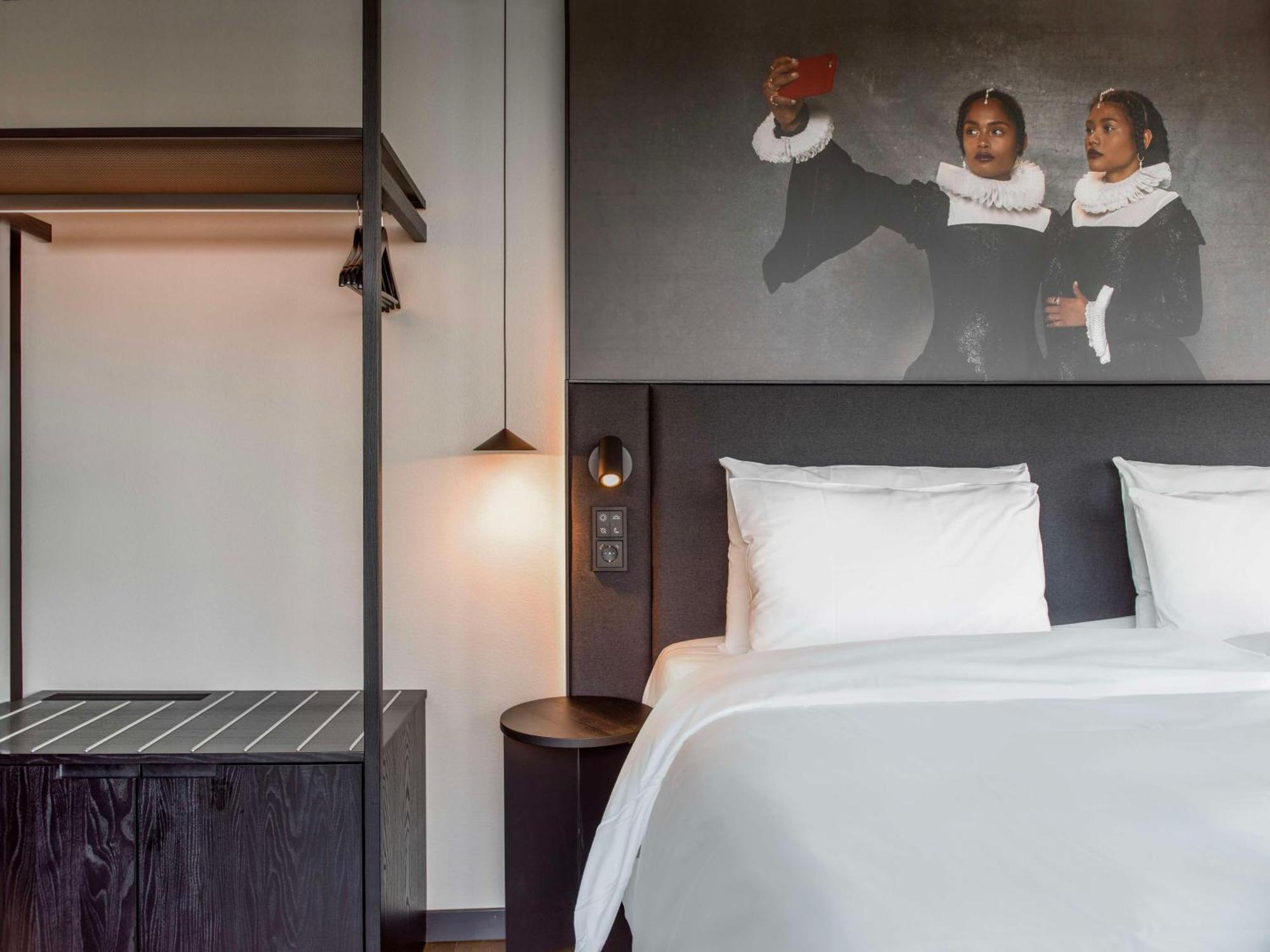 Radisson Red 4*
