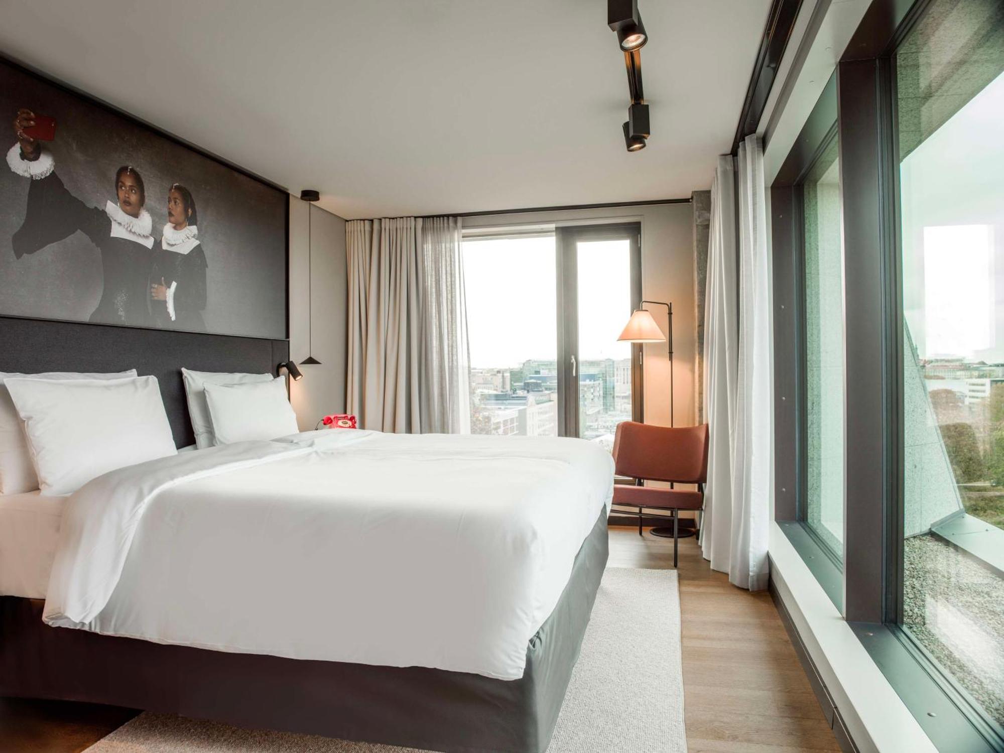 Radisson Red Hotel 4*