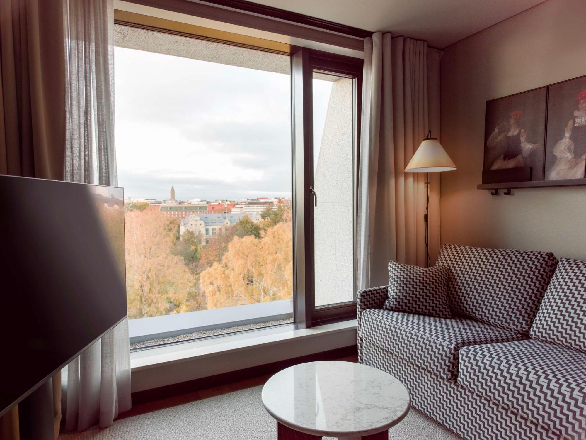 Hotel Radisson Red 4*