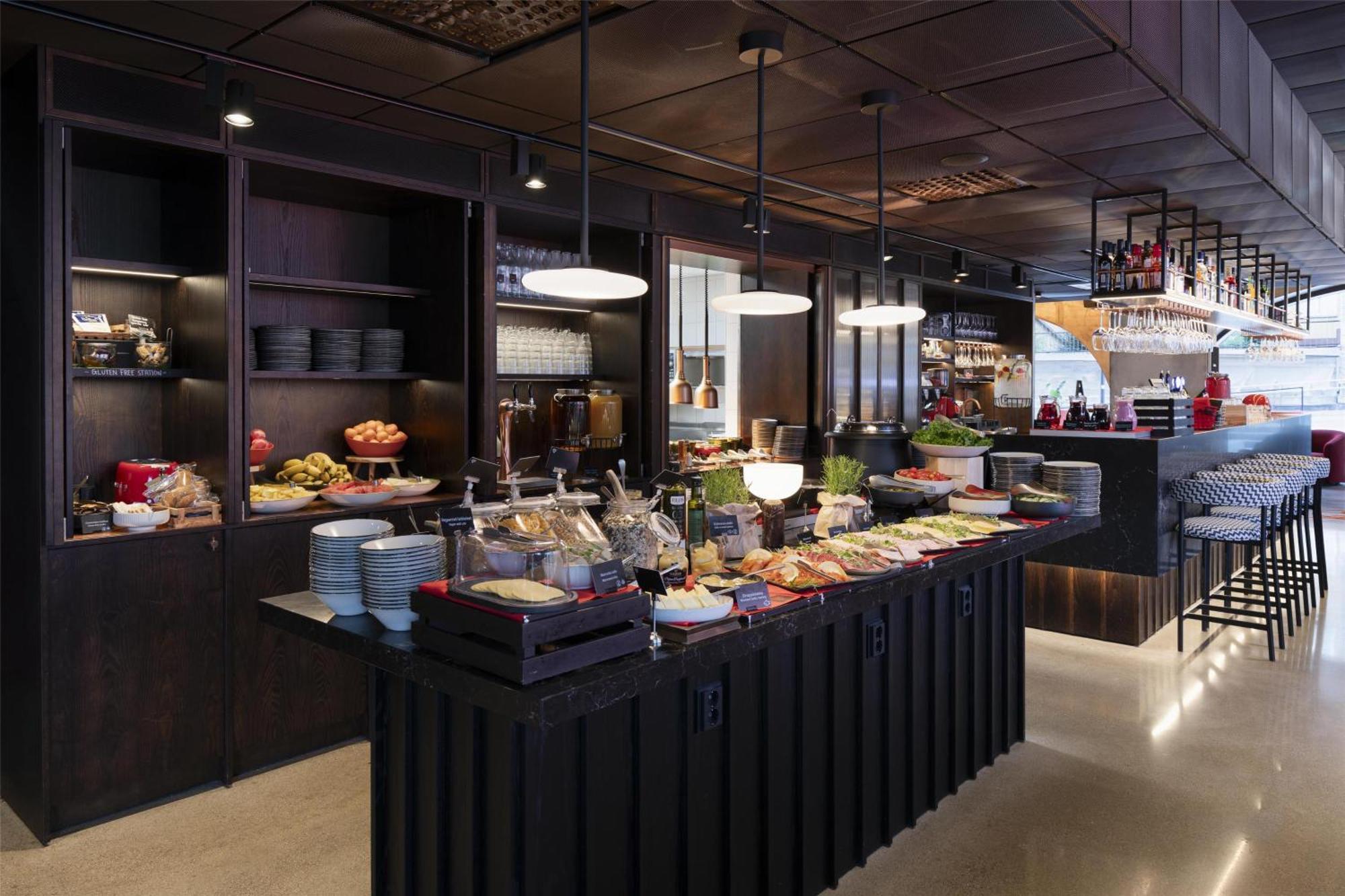 Radisson Red 4* Helsinki