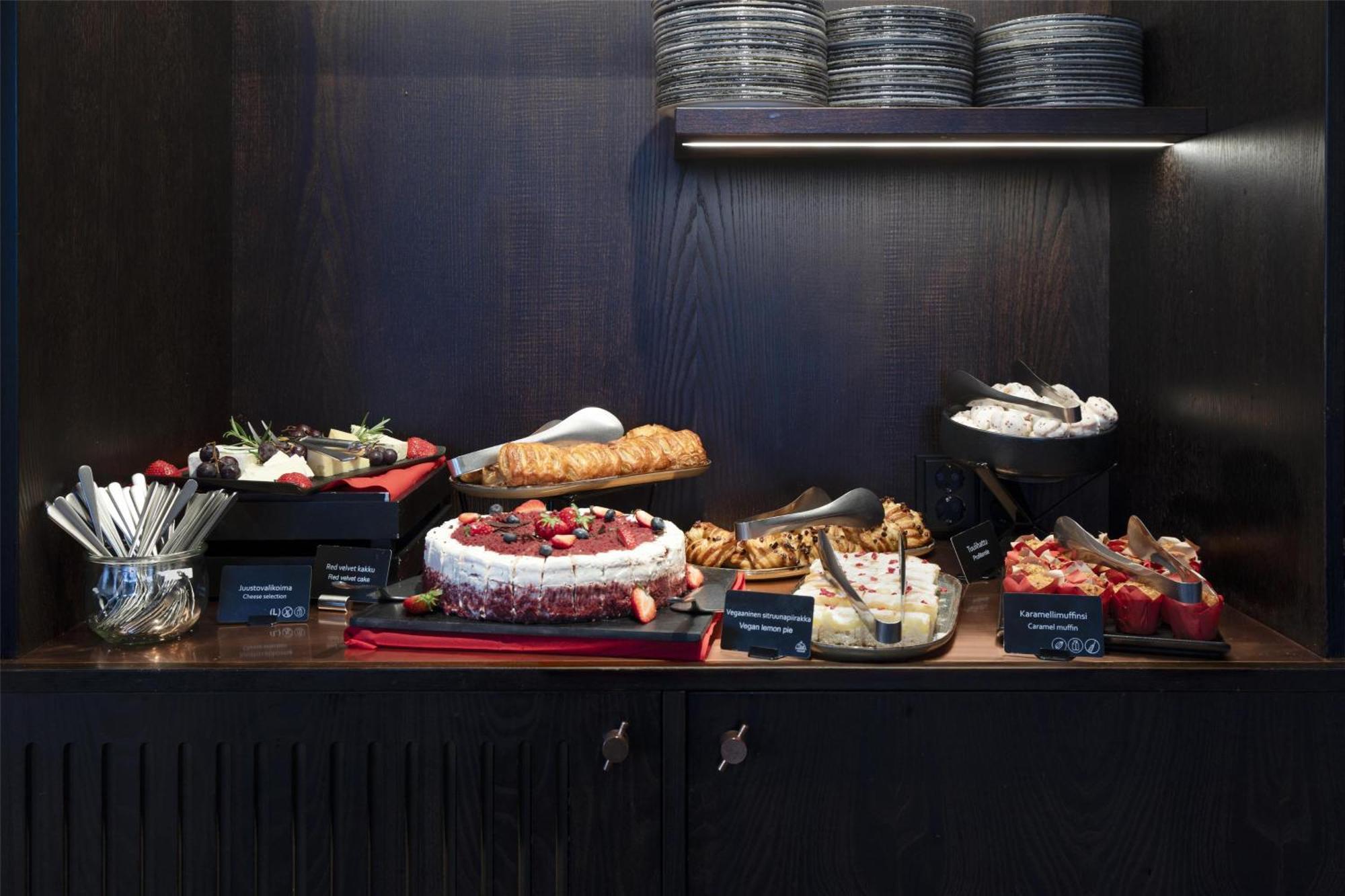 Radisson Red 4*