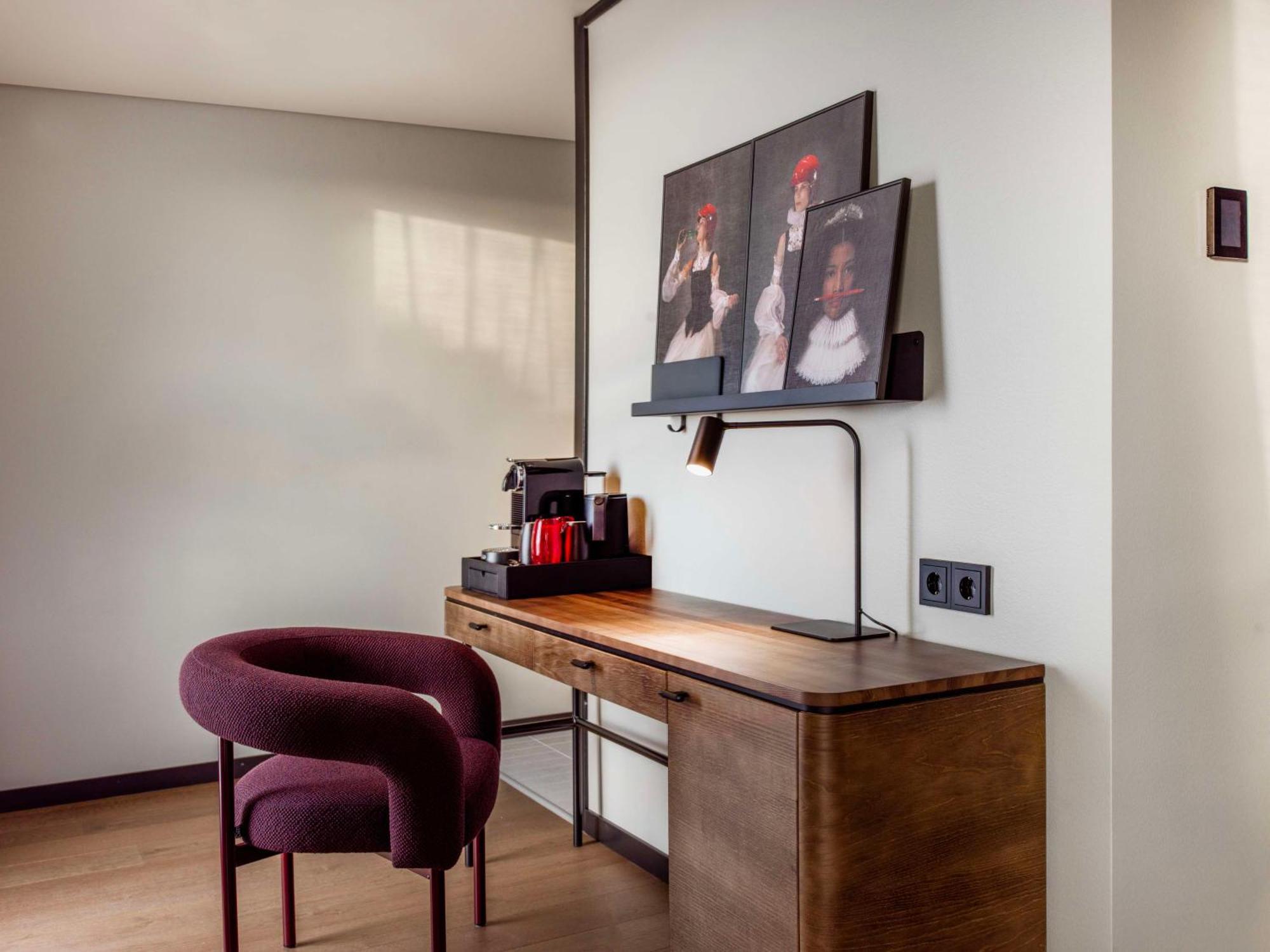 Hotel Radisson Red 4*