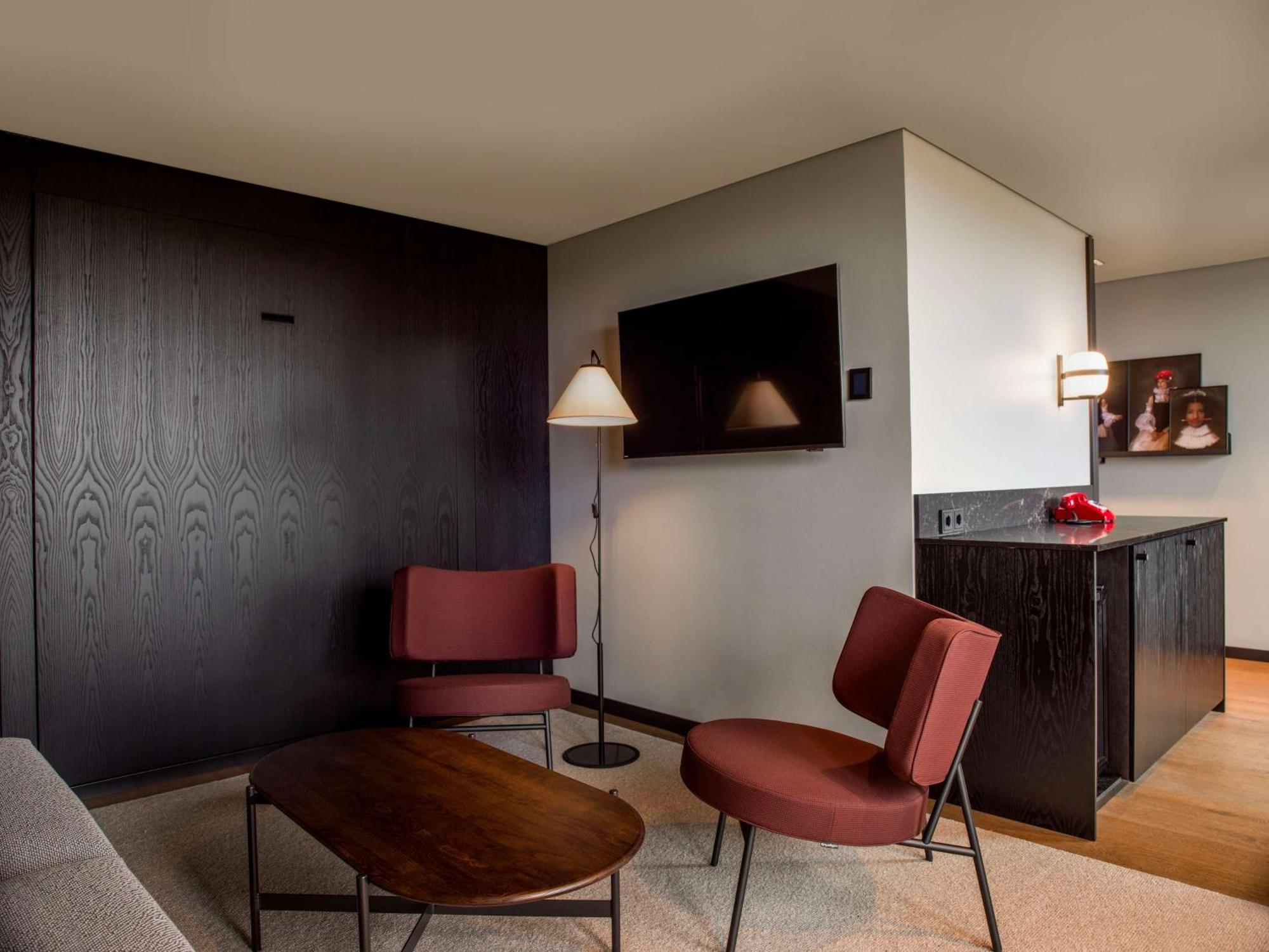 Hotel Radisson Red 4*