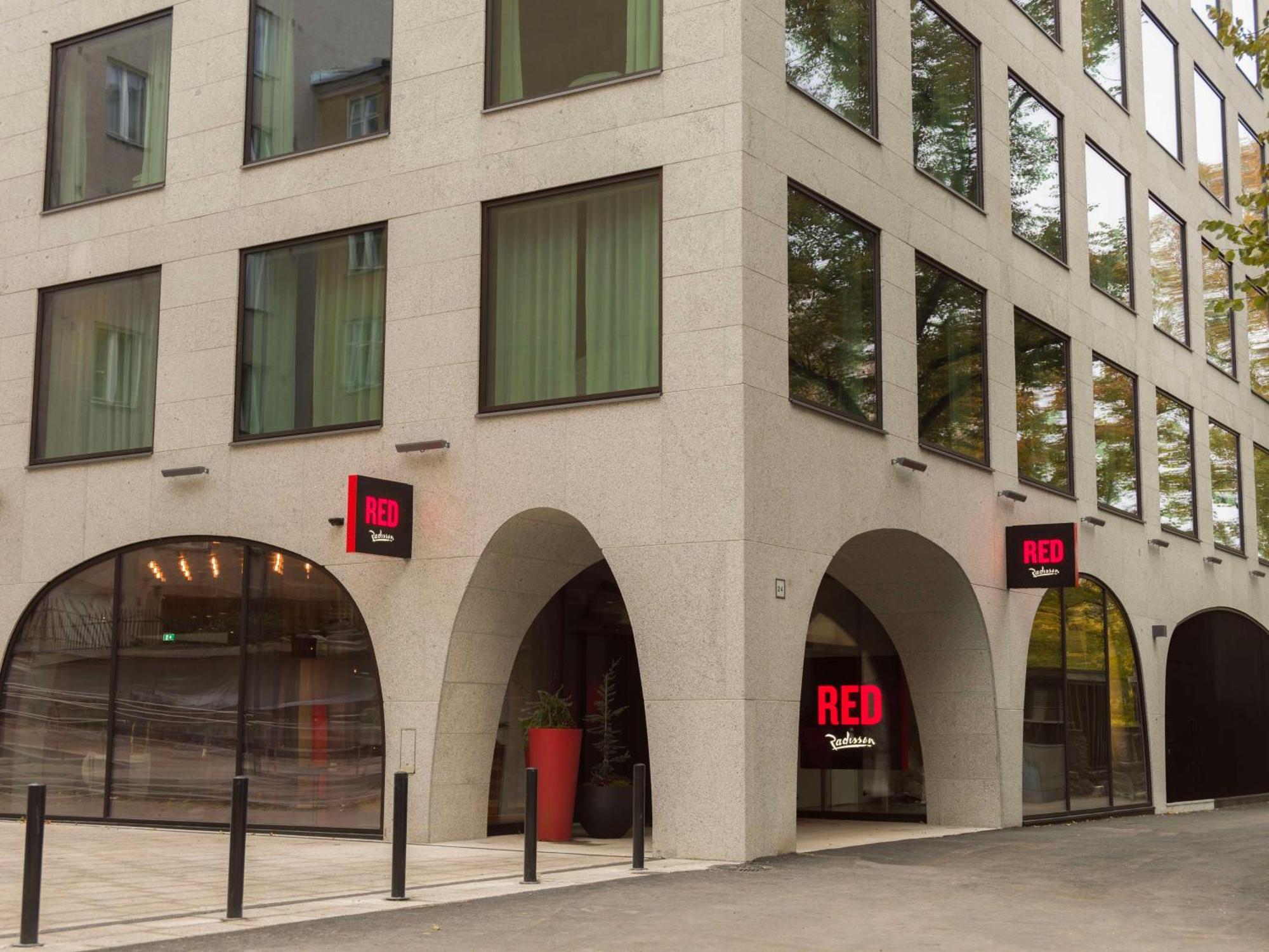 Radisson Red Hotel 4*