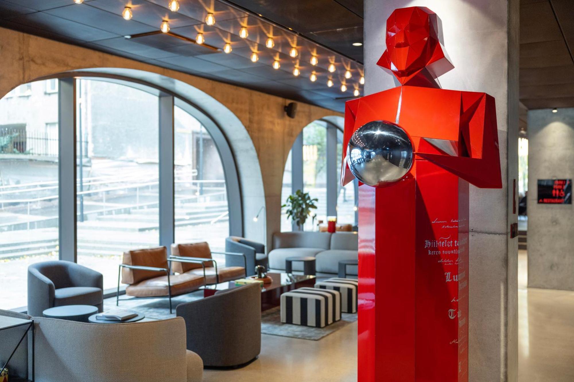 Radisson Red Hotel 4*