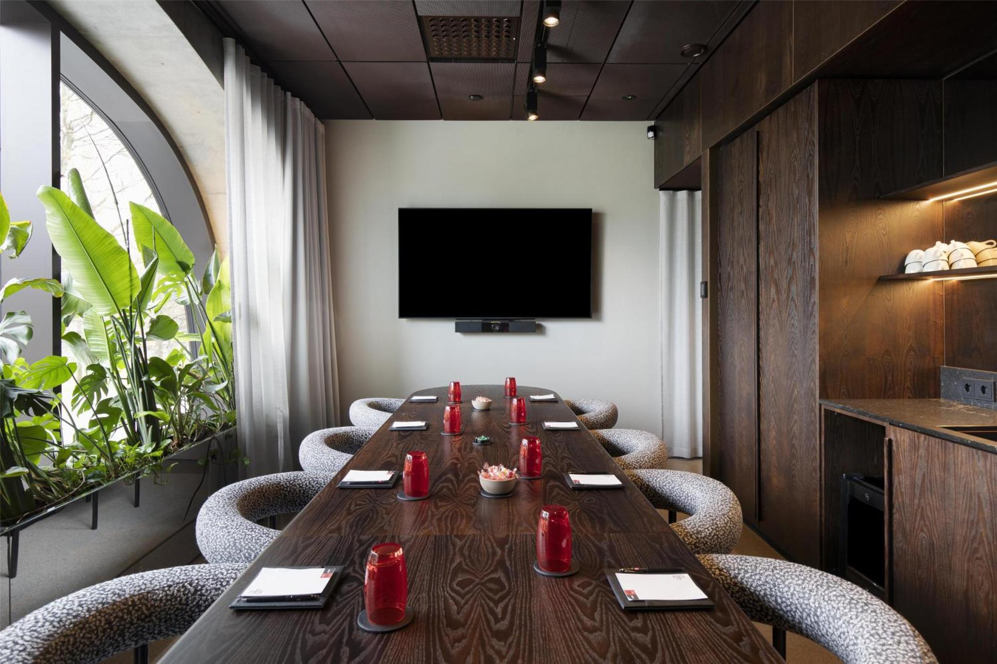 Radisson Red Hotell 4*
